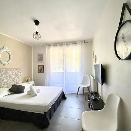 Апартаменты Le Saint Eloi - Studio Avec Parking Centre